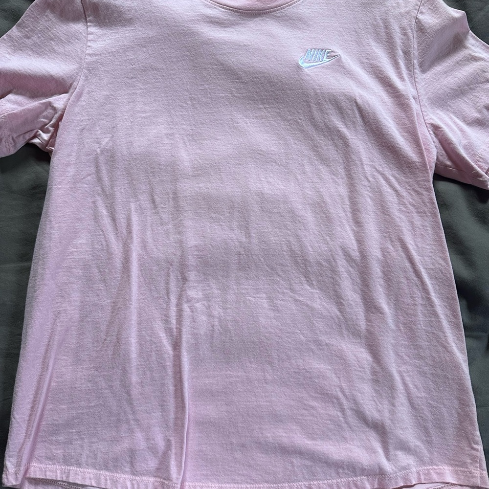 NIKE PINK SHORT SLEEVE